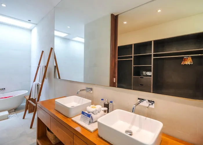 Villa The Maya, Stunning 4br Family Canggu